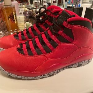 Retro 10s “bulls over Broadway”